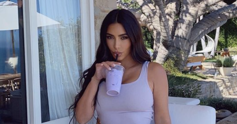 Bah! Kim Kardashian zou poep eten voor een jongere look!