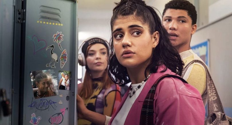 Sc&egrave;ne uit Heartbreak High waar de hoofdpersonages naast hun kluisjes staan.