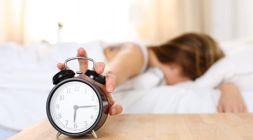 Dit is waarom snoozen je hele dag verpest (en je er absoluut mee moet stoppen)