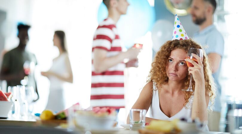 Dit zijn de 10 onbeleefdste dingen die je als feestgast kan doen