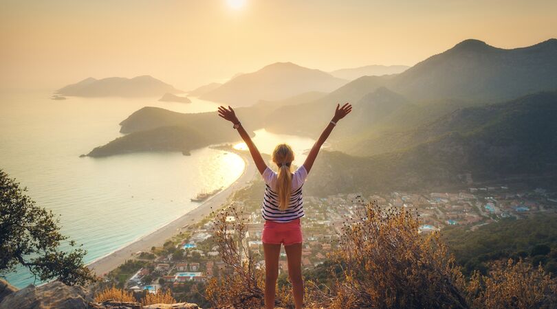 Deze 13 dingen zou je echt eens alleen moeten doen als twintiger