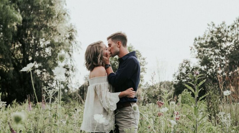 Influencer vraagt onbekenden om zoendend met haar op de foto te gaan