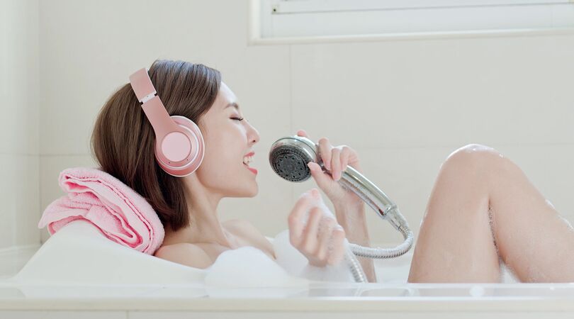 Waarom je onder de douche ineens veel beter kan zingen