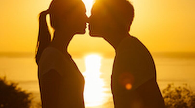 Hoe je in 10 stappen een date met die ene leuke jongen regelt