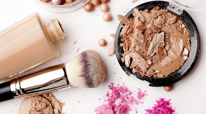 Dit zijn de drie make-up artikelen waar elk meisje mee start