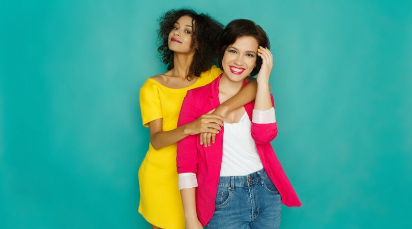 Je bestelt nu een kartonnen cut-out van jouw bestie (om t&oacute;ch samen te kunnen zijn)