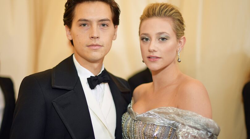 Het is officieel: Riverdale&rsquo;s Cole Sprouse en Lili Reinhart zijn uit elkaar