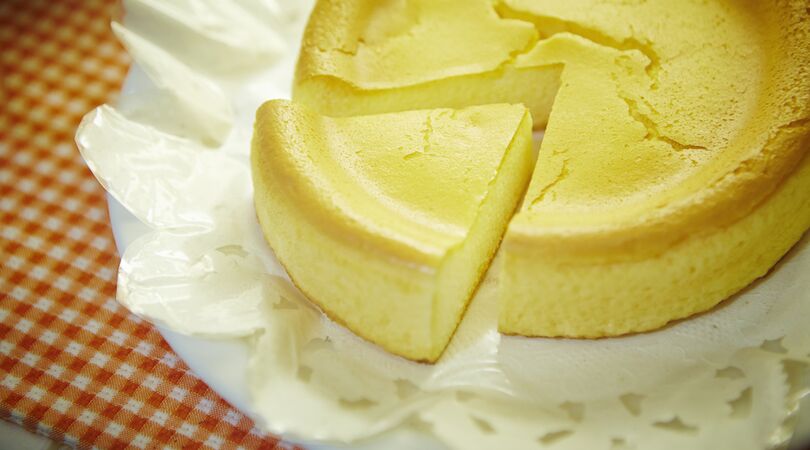 Deze cheesecake heeft maar 3 ingredi&euml;nten en zo maak je hem