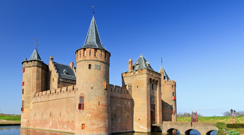 Je kunt nu op romantische sleepover in dit prachtige kasteel