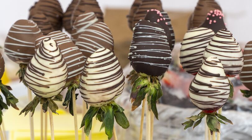 YUM! Zo maak je zelf de lekkerste choco-aardbeien