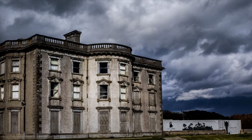 Spookhuisliefhebbers opgelet: dit griezelige spookslot is vanaf nu te koop