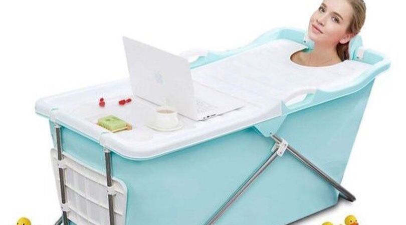 Thuis geen plek voor een bad? Vanaf nu wel met de inklapbare Bath Bucket 2.0