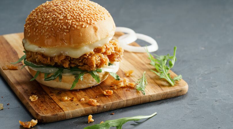 Vanaf nu kun je thuis snacken met dit recept voor een gezonde McChicken