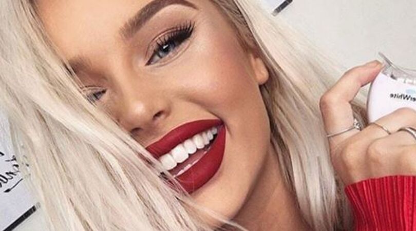 Met de MAC Viva Glam Rosal&iacute;a lipstick steun je het goede doel