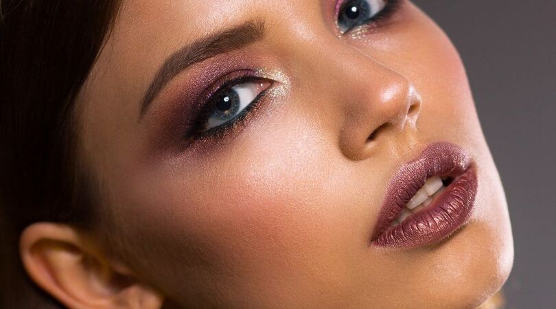 Christmas on fleek! Dit zijn de kerst make-up trends van 2020