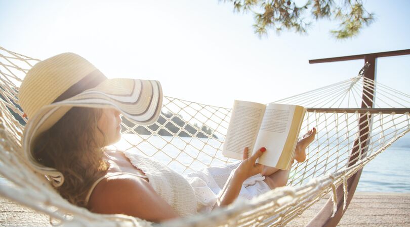 8 boeken om met je hoofd op vakantie te gaan