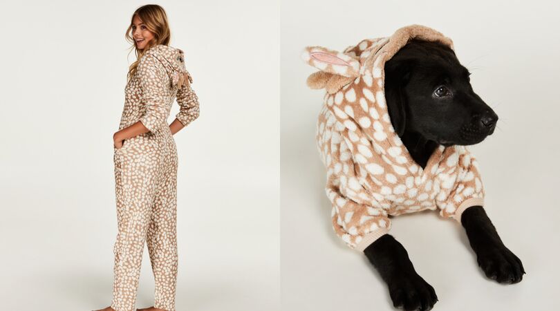 Hunkem&ouml;ller verkoopt nu deze t&eacute; schattige matching onesies voor jou en je hond