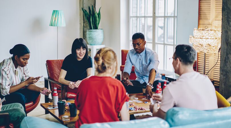 Dit zijn de leukste spelletjes die je kunt spelen tijdens een avondje met je bestie