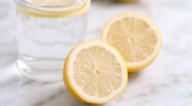 Dit zijn de voordelen van citroenwater drinken