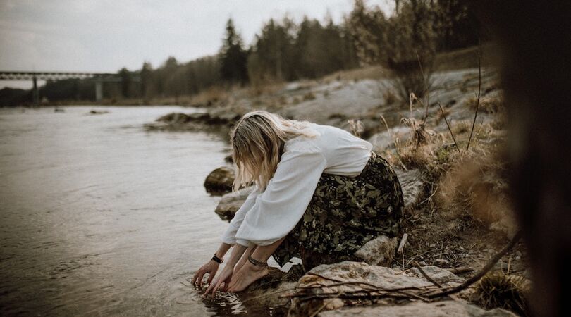 5 tips om je minder alleen te voelen