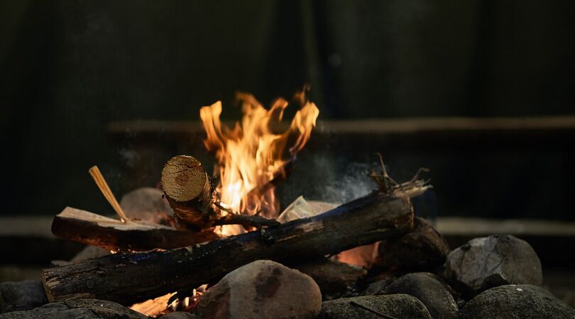 VIDEO: Het kampvuur van &lsquo;Debrah&rsquo;, zo ging dat eraan toe