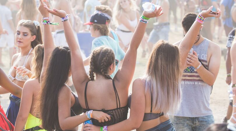 Even wegzwijmelen: dit is waarom jij en je besties naar Sziget moeten