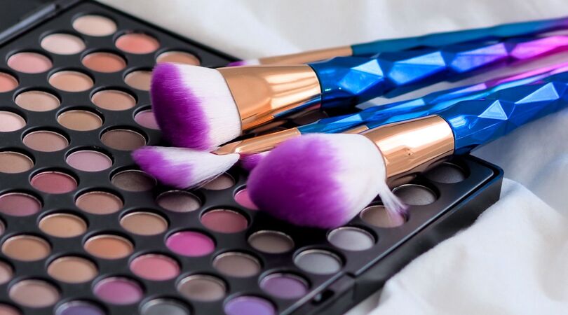 Tijd voor een nieuwe make-up stash: felle kleurtjes voor de lente