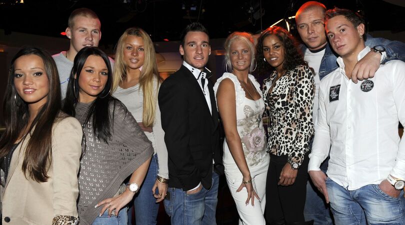 VIDEO: Oh Oh Cherso throwback: Barbie moet aan het werk bij Friet van Piet