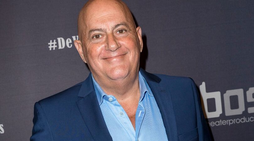 VIDEO: Jack van Gelder zingt Summer Holiday