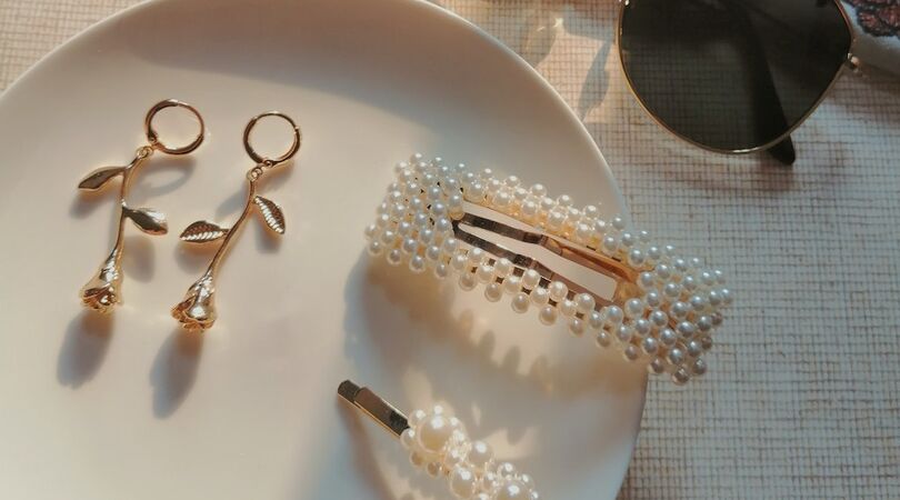 Met deze goudkleurige minimalistische sieraden ben jij good to go