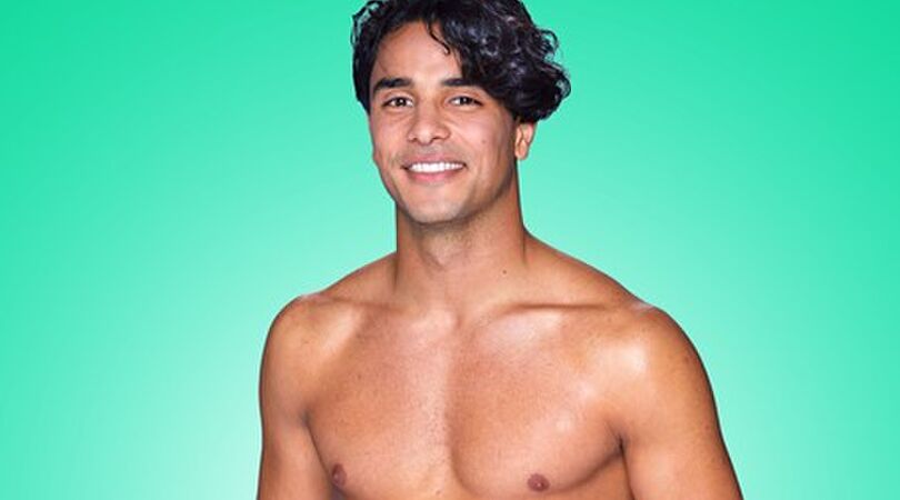 Ali uit Love Island 2021 reageert: heeft hij echt al een vriendin thuis?