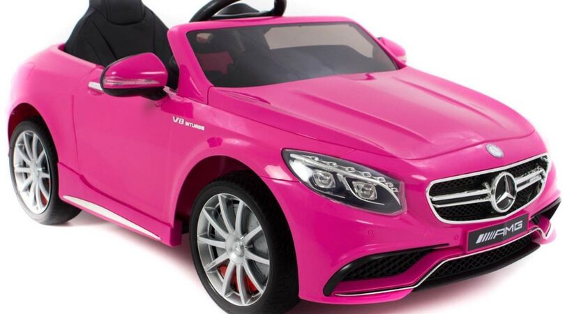 Deze zuurstokroze kinderauto is het leukste cadeau voor jouw jonge familieleden