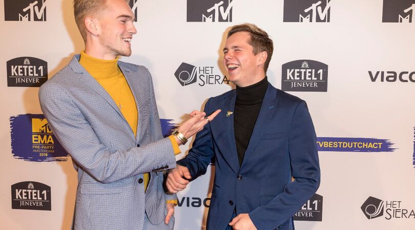 VIDEO: Walibi challenge. Hilarisch, Bram Krikke, Sean en Stefan de Vries