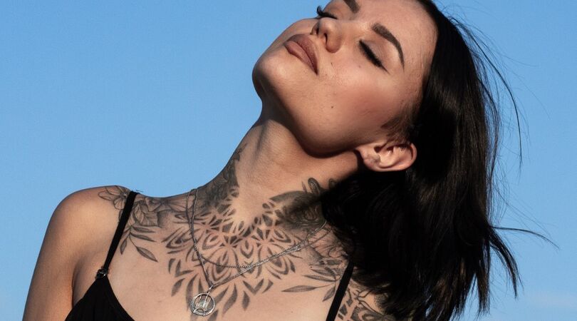Get inktspired met deze: inspo voor sleutelbeen tattoos