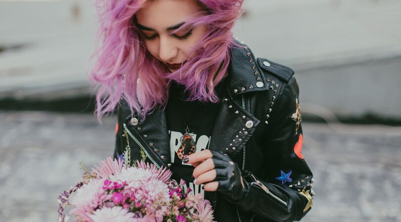 Dit moet je weten voordat je je haar roze gaat verven