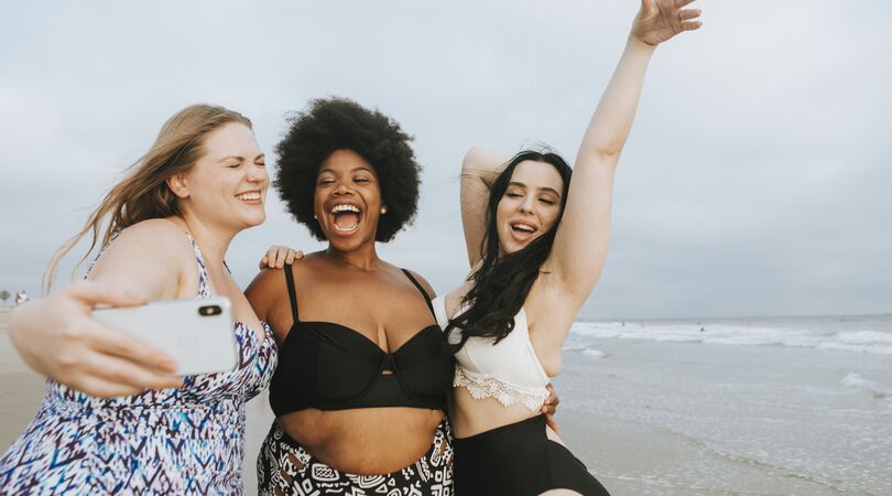 Hot girl summer: dit zijn de 5 beste bikinihacks van TikTok (en je wilt ze sowieso proberen)