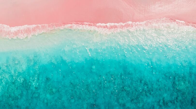 7 roze stranden waar jij straks je handdoek op wil uitslaan