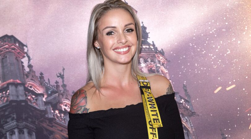 FOTO: zo zag Pommeline Tilli&egrave;re er uit v&oacute;&oacute;r alle plastische ingrepen