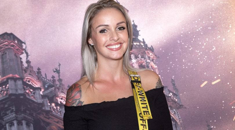 FOTO: zo zag Pommeline Tilli&egrave;re er uit v&oacute;&oacute;r alle plastische ingrepen