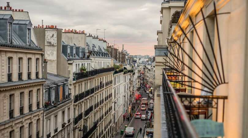 Wij ontdekten een nieuwe hotspot in Parijs (en hij is volledig ROZE)
