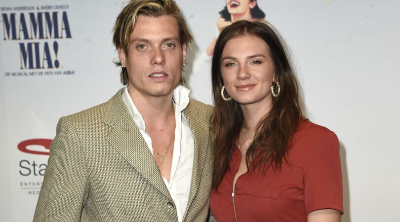 Wow: Tony Junior heeft een string van ex Maan boven zijn bed hangen