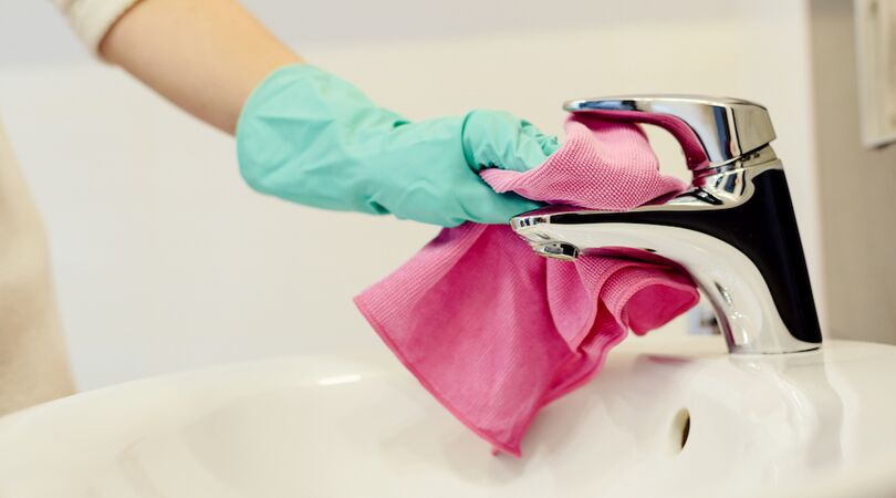 Zo maak jij je badkamer binnen 10 minuten schoon