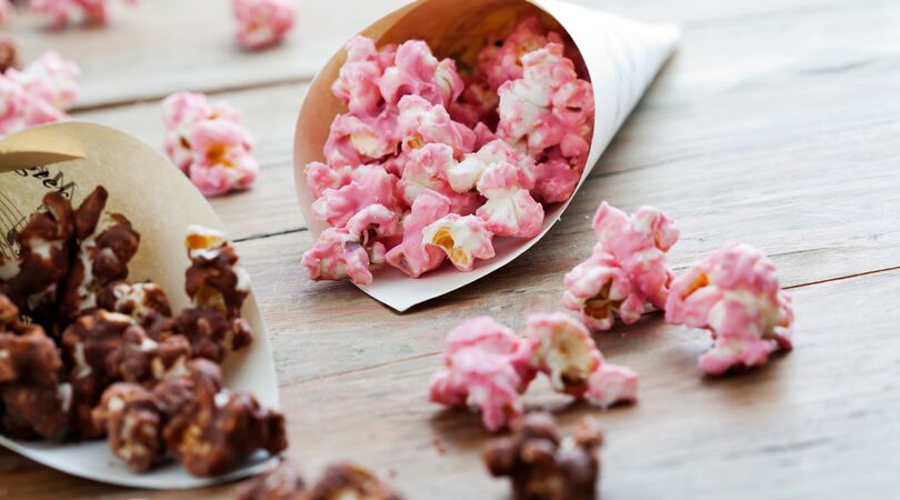 We ontdekten roze popcorn en het is alles wat je vanavond wil poppen
