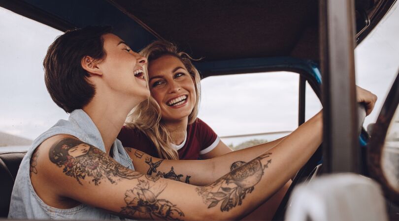 12x de mooiste tattoos voor op je vingers