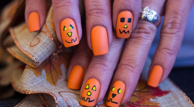 Spooky vibes: 12x de leukste nagels voor Halloween