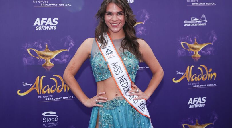 FOTO: Bachelor winnares Julia heeft een gloedjenieuwe auto gekocht