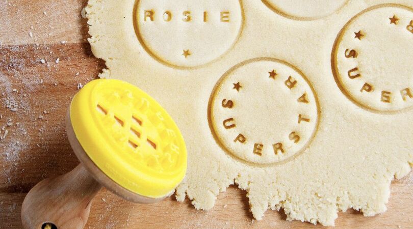 Met deze &lsquo;gepersonaliseerde koekstempel&rsquo; geef jij je baksels een persoonlijke touch