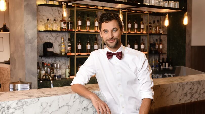 FOTO: barman Viktor van First Dates is weer van de markt