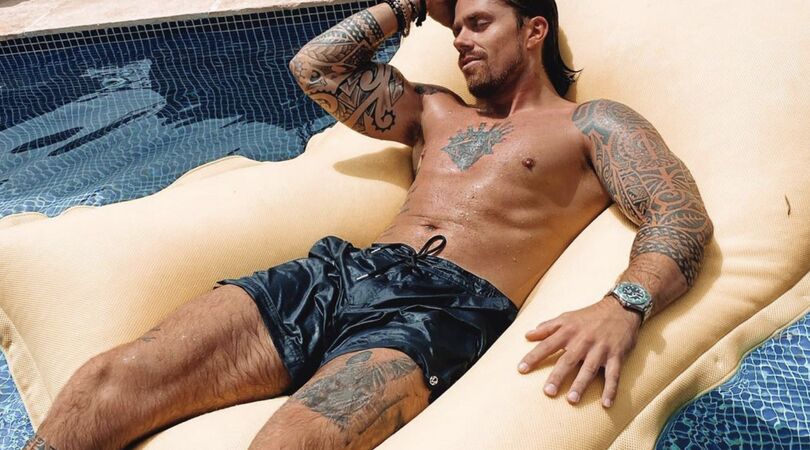 Here we go again: Andr&eacute; is op date gespot met mysterieuze blondine