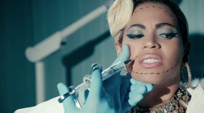 Unexpected: deze BN&rsquo;ers hebben wel eens iets aan hun lichaam gedaan